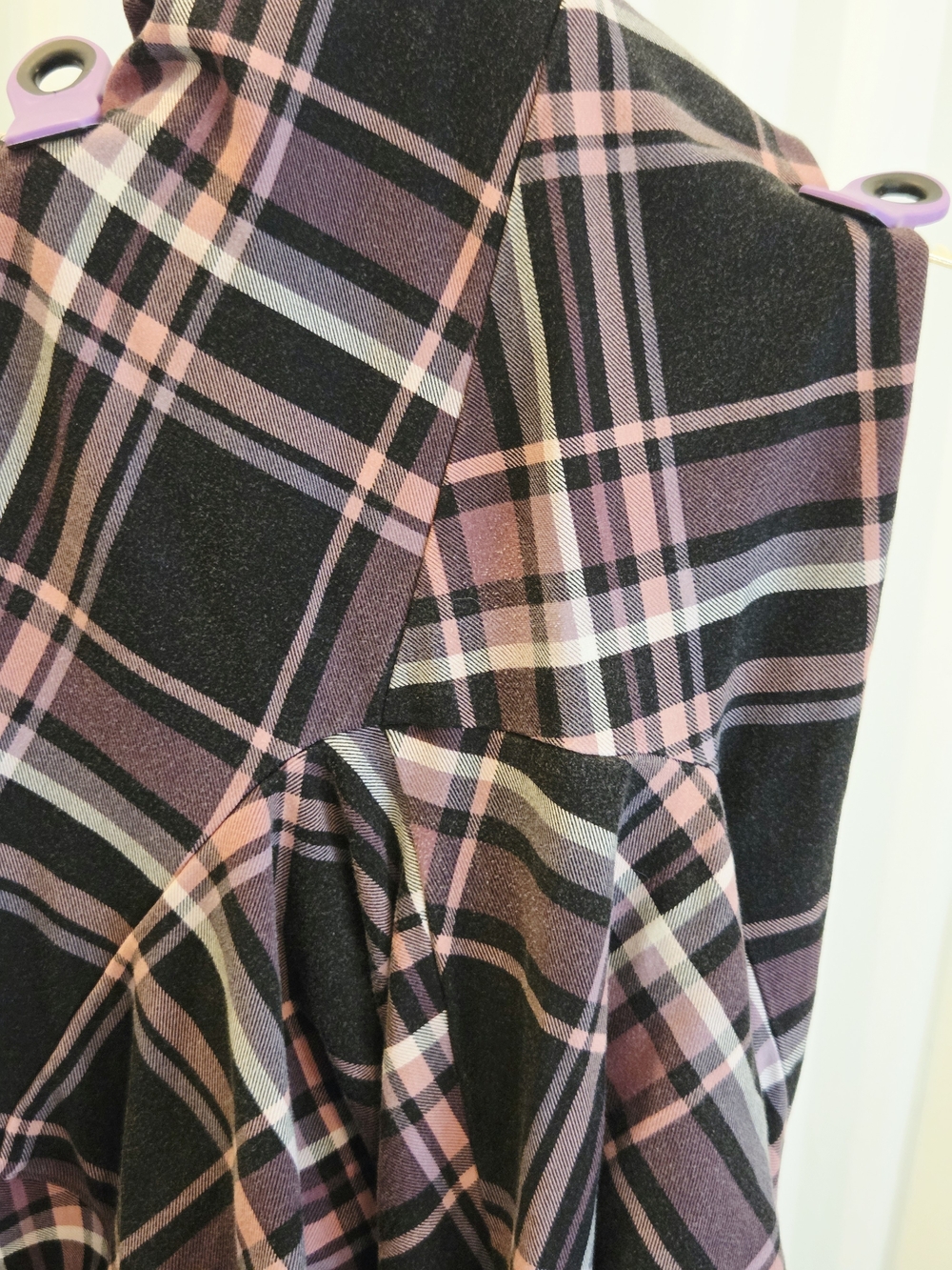 Torrid Pixie Pant Plaid Black & Pink Size 3R Very Good [10175] - Picture 4 of 4